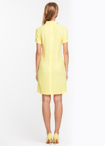 Желтое кэжуал платье с коротким рукавом Must Have однотонное