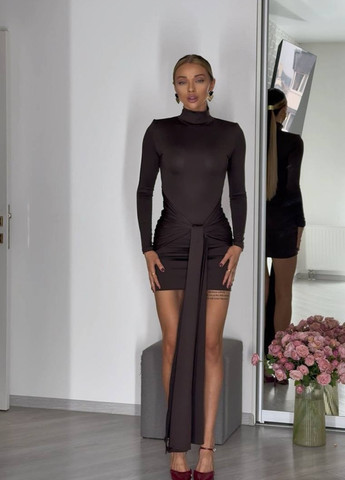 Коричнева вечірня сукня силуетна, зі шлейфом No Brand однотонна