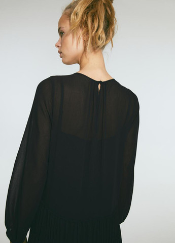 Черное кэжуал платье H&M однотонное