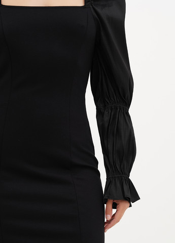 Чорна кежуал сукня силуетна Love однотонна