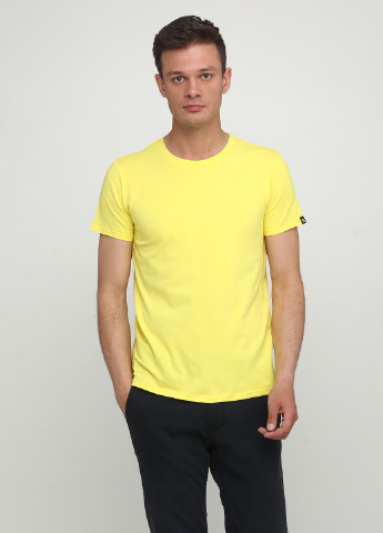 Жовта футболка Only Man