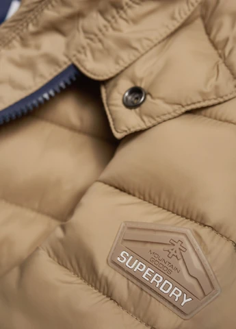 Песочная демисезонная куртка Superdry