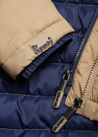 Песочная демисезонная куртка Superdry