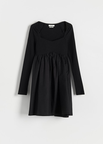 Чорна кежуал сукня в стилі армпір Reserved однотонна