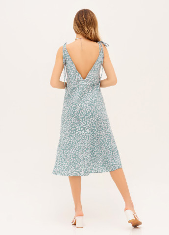 Оливковое повседневный платье с открытой спиной ISSA PLUS с цветочным принтом