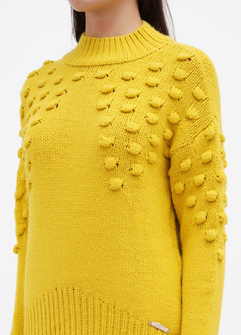 Горчичный демисезонный свитер Sassofono