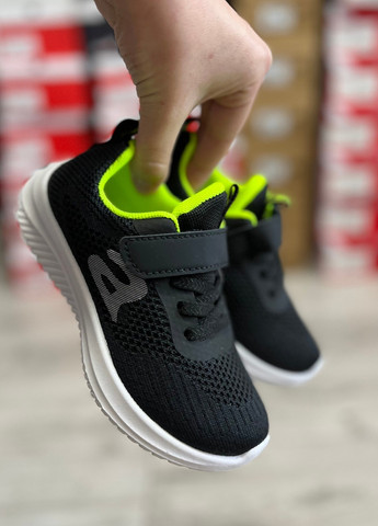 Черные демисезонные кроссовки Apawwa