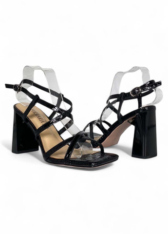 Черные босоножки Aiformaria с ремешком лаковые