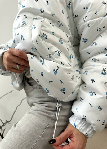 Белая демисезонная куртка No Brand