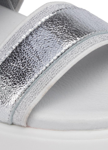 Серебряные сандалі wi16-magy-1 Lasocki без застежки с белой подошвой, на тракторной подошве