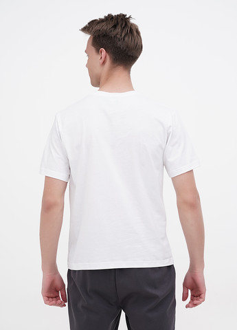 Белая футболка Chikiss