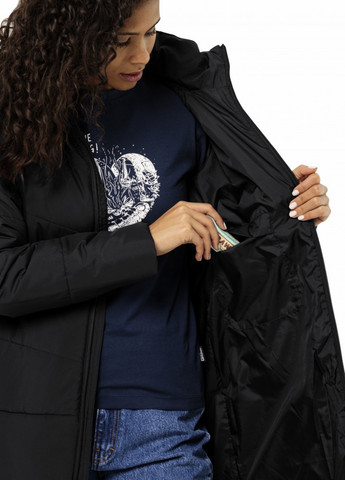 Черная зимняя куртка Jack Wolfskin