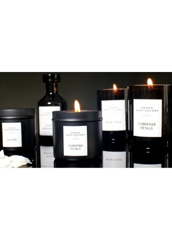 Ароматическая свеча из натурального воска Tuberose petals 300 г (UALWTPC300) Urban Apothecary (227516067)