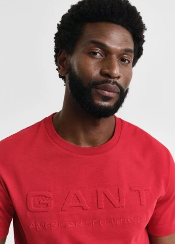 Красная футболка Gant