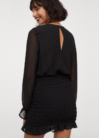 Черное кэжуал платье с вафельной сборкой H&M однотонное