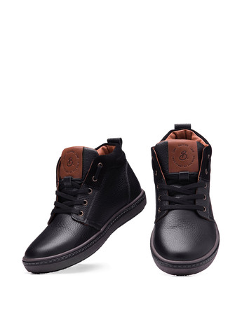 Черные осенние ботинки Bastion