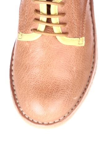 Светло-коричневые туфли на низком каблуке Gallucci