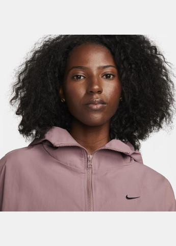 Рожева демісезонна куртка fn3669-208 Nike SPORTSWEAR EVERYTHING WOVENS WOOVERSIZED HOODED JACKET