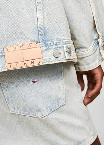 Блакитна демісезонна куртка Tommy Jeans