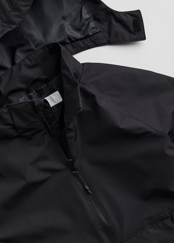Чорна демісезонна вітровка H&M