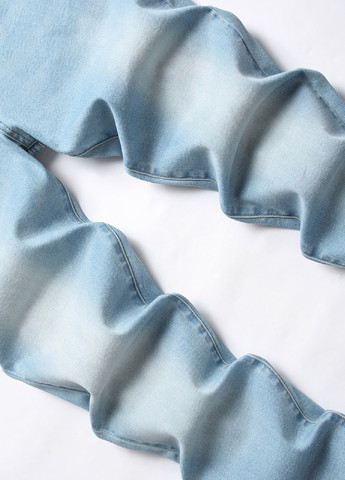 Голубые демисезонные зауженные джинсы SHEIN