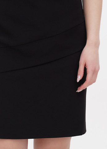Чорна коктейльна сукня футляр, на одне плече Pinko однотонна