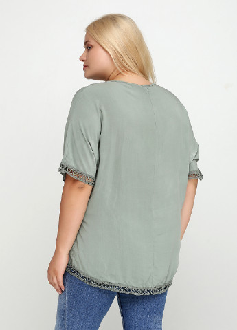 Бледно-зеленая летняя блуза FLV