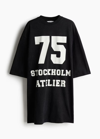 Черное кэжуал платье платье-футболка H&M с надписью