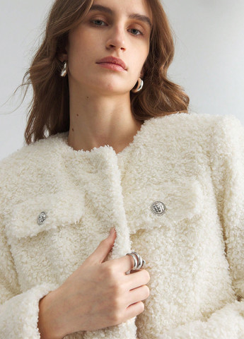 Молочна демісезонна куртка куртка-піджак SHEIN