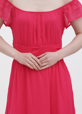 Розовое кэжуал платье с открытыми плечами Orsay однотонное