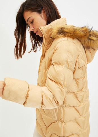 Бежевая зимняя куртка Trendyol