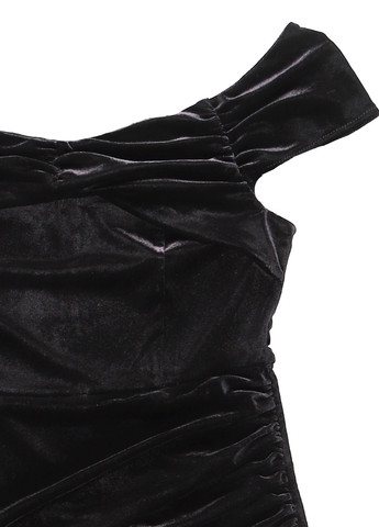 Черное вечернее платье с открытыми плечами MINT&BERRY однотонное