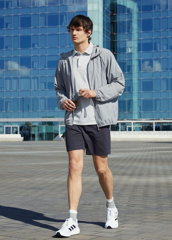 Серая демисезонная куртка Uniqlo