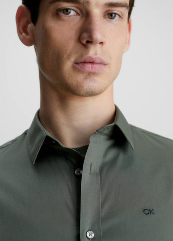 Темно-зеленая кэжуал, классическая рубашка однотонная Calvin Klein