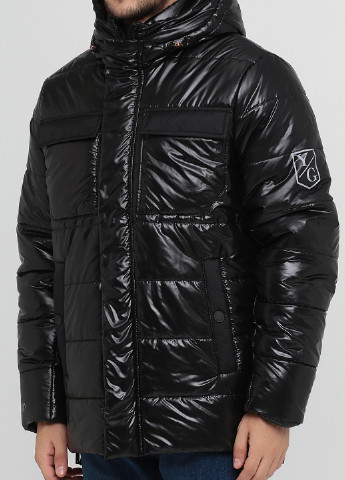 Черная зимняя куртка YRGADI