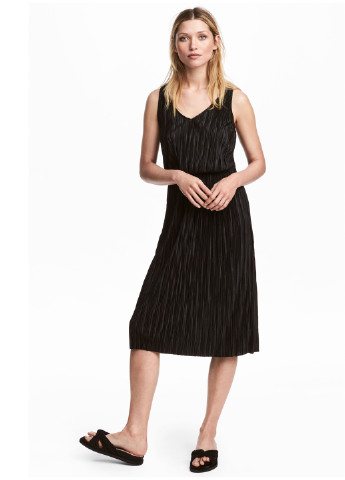Чорна кежуал сукня з відкритою спиною H&M фактурна
