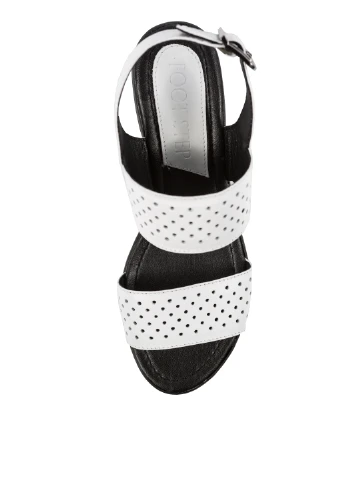 Белые босоножки Foot Step с ремешком с перфорацией
