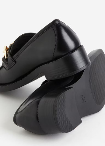 H&M Туфлі лофери чорний з поліуретан, штучна шкіра, швеція — демісезон (322710213)
