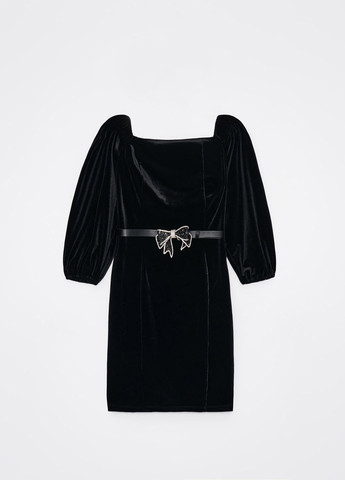 Черное вечернее платье с открытыми плечами Mohito однотонное