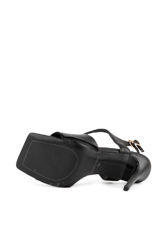 Черные босоножки Le'BERDES с ремешком