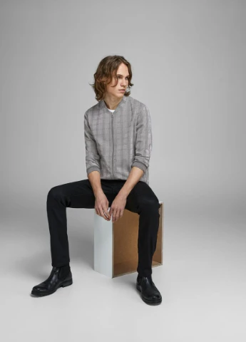 Сіра демісезонна бомбер Jack & Jones