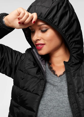 Чорна демісезонна куртка Vero Moda