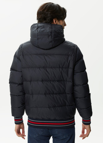 Темно-синяя зимняя куртка Lacoste