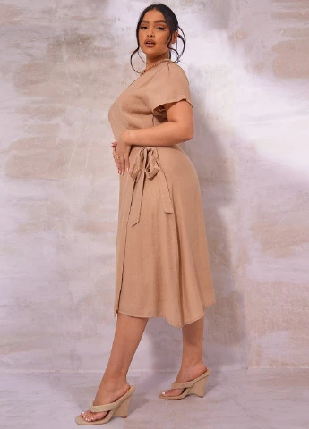 Бежева кежуал сукня на запах PrettyLittleThing однотонна