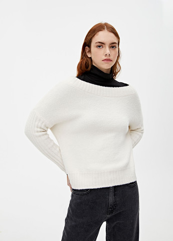Белый демисезонный свитер Pull & Bear