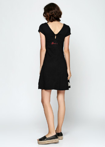 Черное кэжуал платье Desigual с рисунком