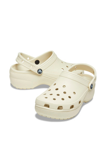 Белые сабо Crocs на платформе с перфорацией