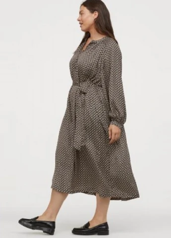 Черное кэжуал платье клеш H&M с рисунком