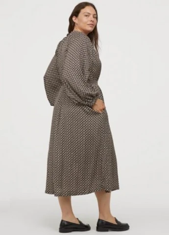 Черное кэжуал платье клеш H&M с рисунком