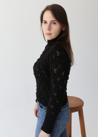 Чорний демісезонний светр жіночий чорний укорочений в'язаний Bebe Приталенный
